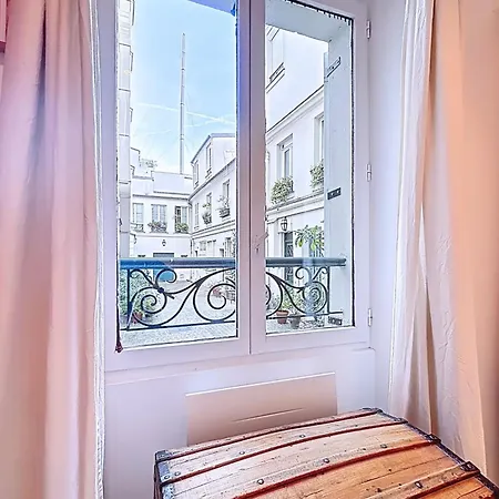 Spacious Oberkampf Near Bastille Apartment *