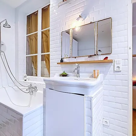 Spacious Oberkampf Near Bastille Paris