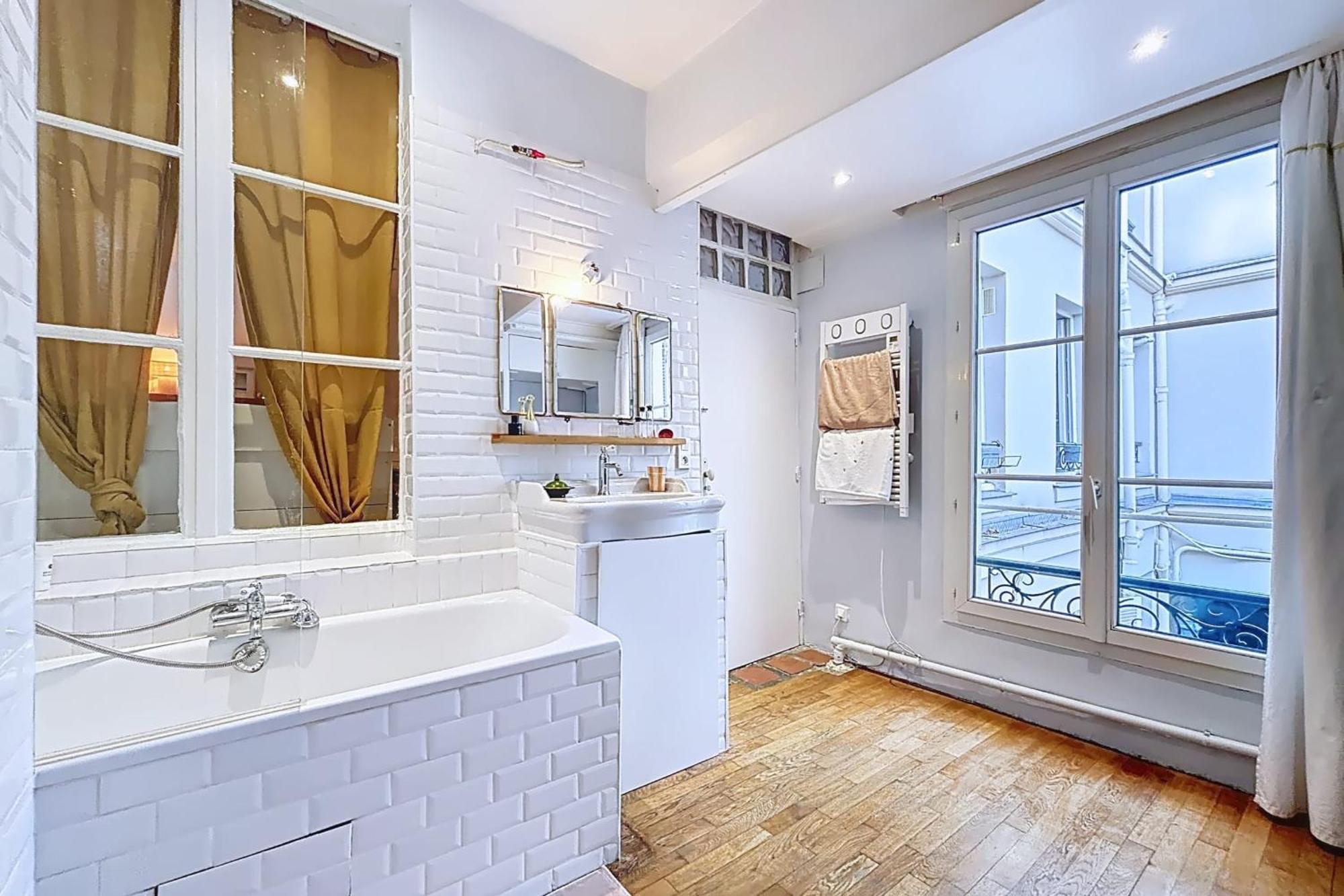 Spacious Oberkampf Near Bastille Apartment Paris